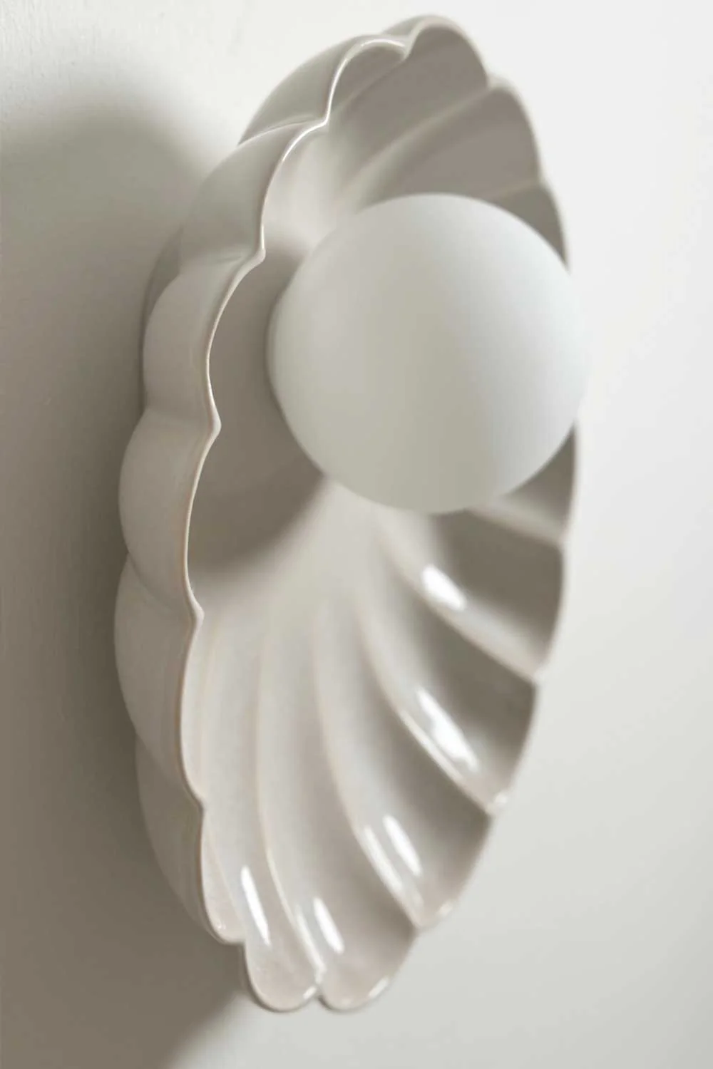 Ceramic Wall Oyster Sconce Light / Coast - Image 4